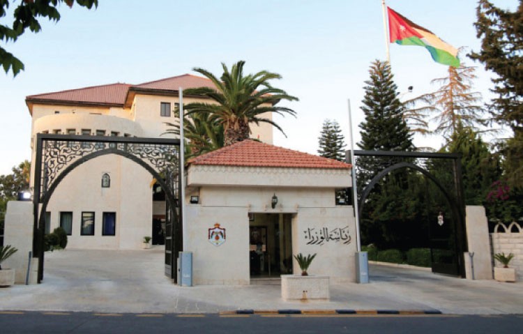 شركات البريد السريع تناشد الحكومة لمراجعة قرار نقل التخليص الجمركي من المطار