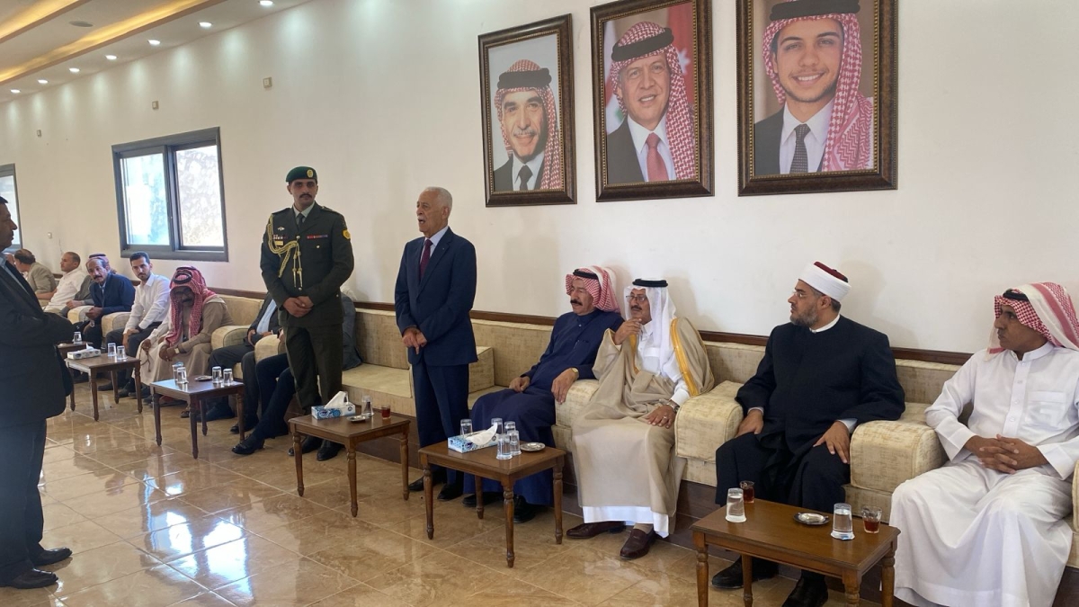 مندوبا عن الملك وولي العهد...العيسوي يعزي الفايز والأزايدة والعكروش