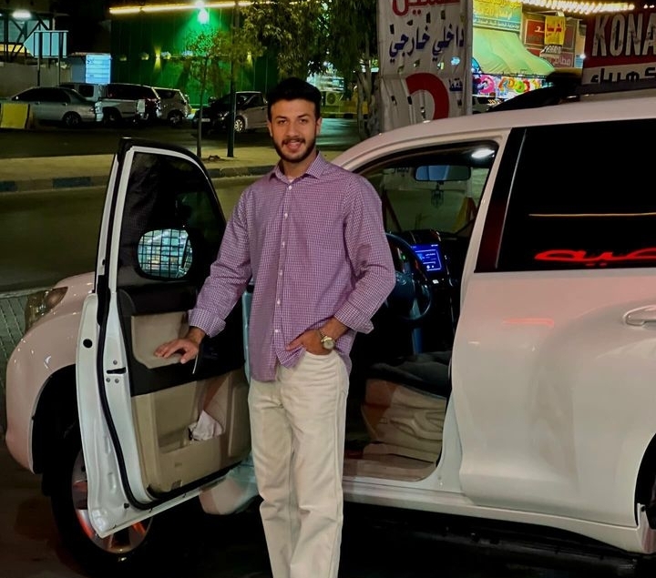 أسرة نيروز تهنئ المهندس زيد صالح الخلايلة بتفوقه في تخصص هندسة ميكانيك سيارات الهايبرد