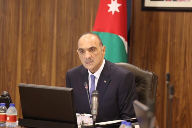 الحكومة تحث المواطنين للإقبال على صناديق الاقتراع واختيار المرشَّح والحزب الأفضل