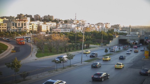 الحكومة: الأزمات المرورية دفعت نحو دراسة إنشاء جسر من صويلح إلى مرج الحمام