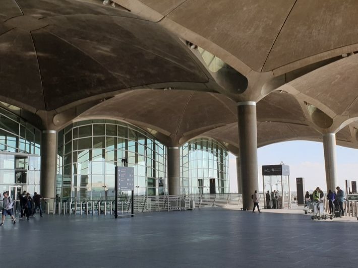 انخفاض عدد المسافرين في مطار الملكة علياء الدولي بنسبة 7.5 في يوليو بسبب الحرب على غزة