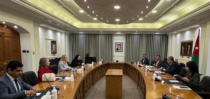 القطارنة يلتقي نائب المدير التنفيذي لمكتب الأمم المتحدة لبحث الأوضاع في غزة
