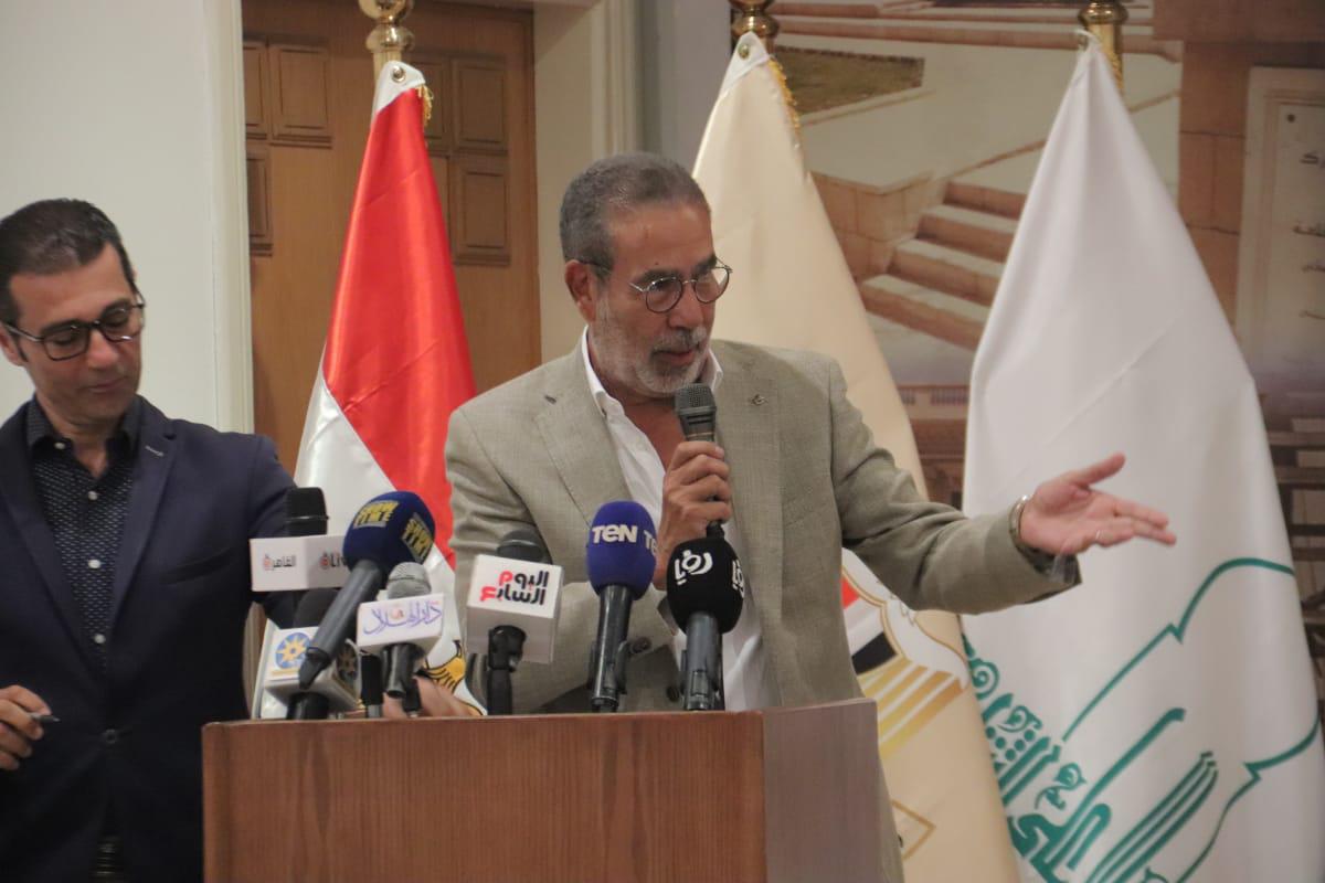 مدحت العدل يترأس لجنة تحكيم مهرجان القاهرة الدولي للمسرح التجريبي