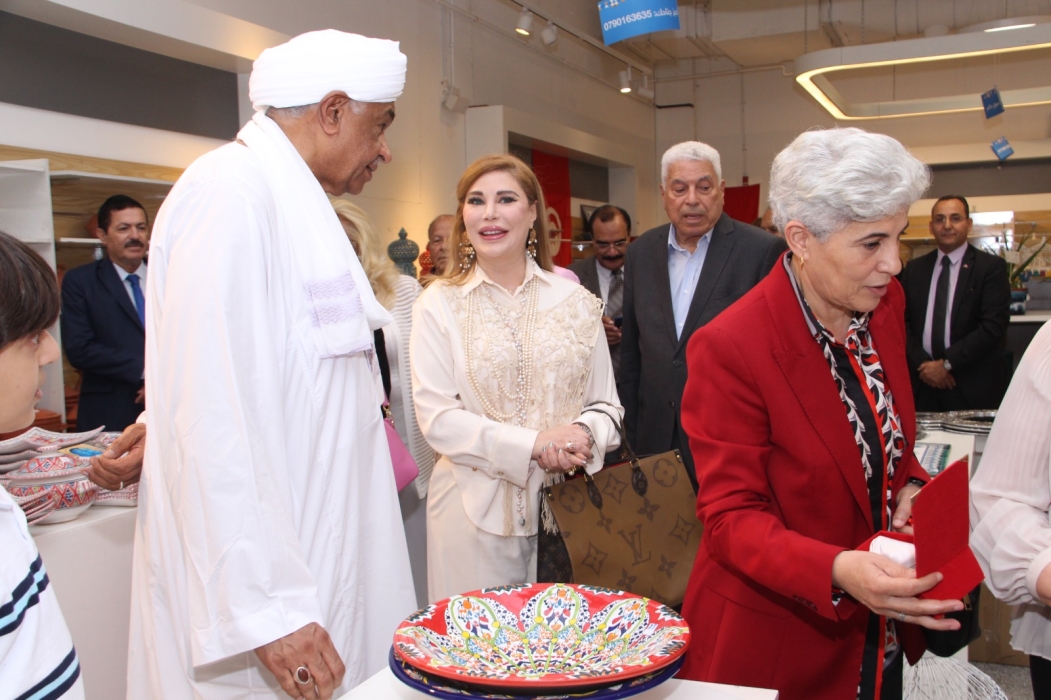معرض سيدة الاعمال التونسية وجيهة جبابلي ...صور وفيديو