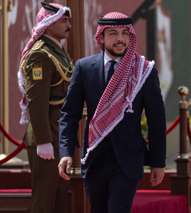 ولي العهد يهنئ الملكة رانيا بمناسبة عيد ميلادها