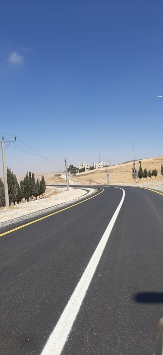 الأشغال تنهي العمل بمشروع اعادة تأهيل لاجزاء من الطريق الملوكي في محافظة الطفيلة...صور