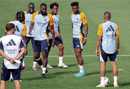 ريال مدريد يستهل حملة الدفاع عن لقب الأبطال بمواجهة شتوتغارت
