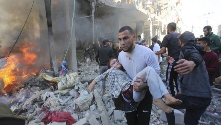 7 شهداء جراء قصف الاحتلال الإسرائيلي عدة مناطق في غزة