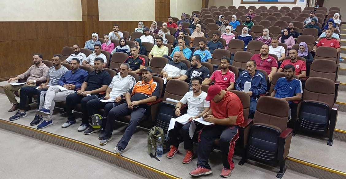 بدء دورة مدربي كرة اليد الشاطئية