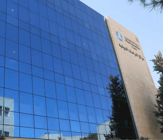 المؤسسة العامة للغذاء والدواء تعتمد مركز الدراسات الدوائية في جامعة البترا لإجراء الدراسات قبل السريرية