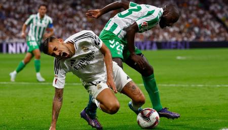 ريال مدريد يفتقد سيبايوس لأسابيع بعد إصابة قوية