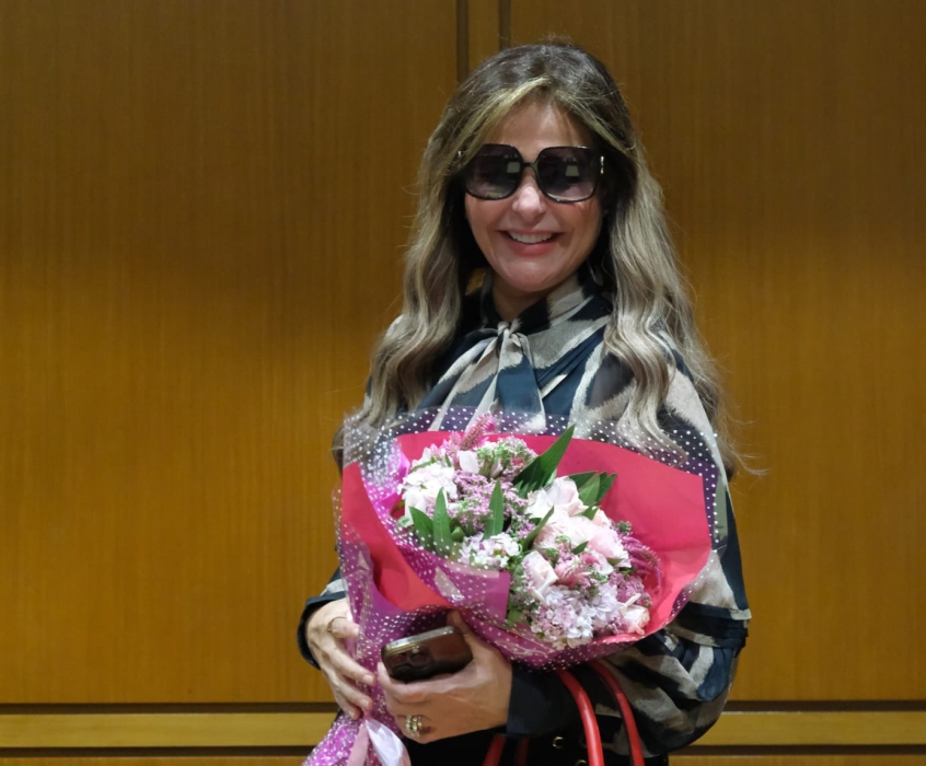 وصول صابرين لبنان استعدادًا لتكريمها غدًا في مهرجان الأفضل