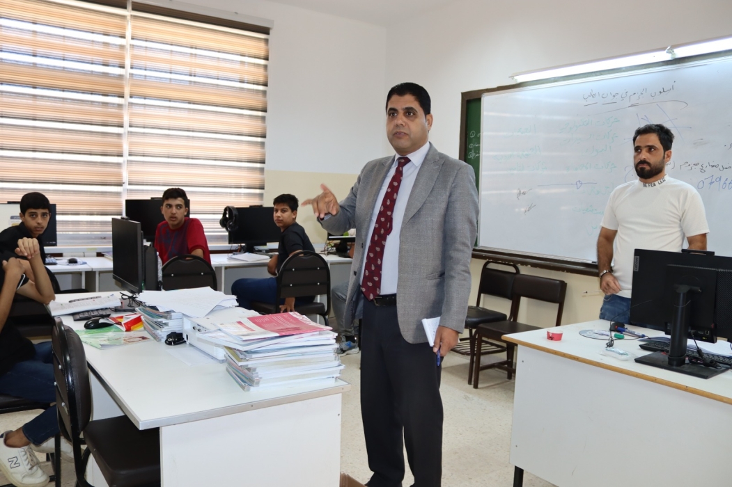الشرفات يتفقد دوام طلبة التعليم المهني التقني BTEC في مدرسة الحرش الثانوية للبنين