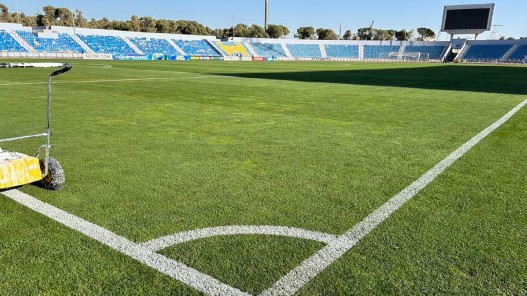 اتفاق على منح جماهير الكويت 700 تذكرة مجانية خلال مواجهة النشامى