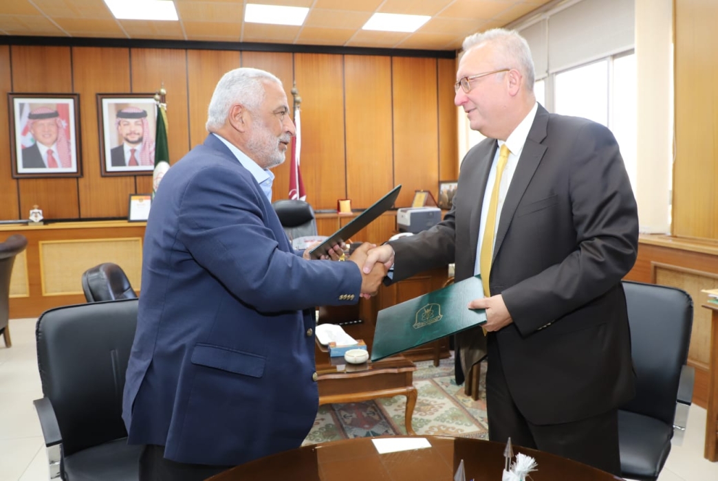 اليرموك وبلدية غرب إربد توقعان مذكرة تفاهم لـ ‌تعزيز الابتكار والتطور التكنولوجي لتحسين البنية التحتية والخدمات العامة