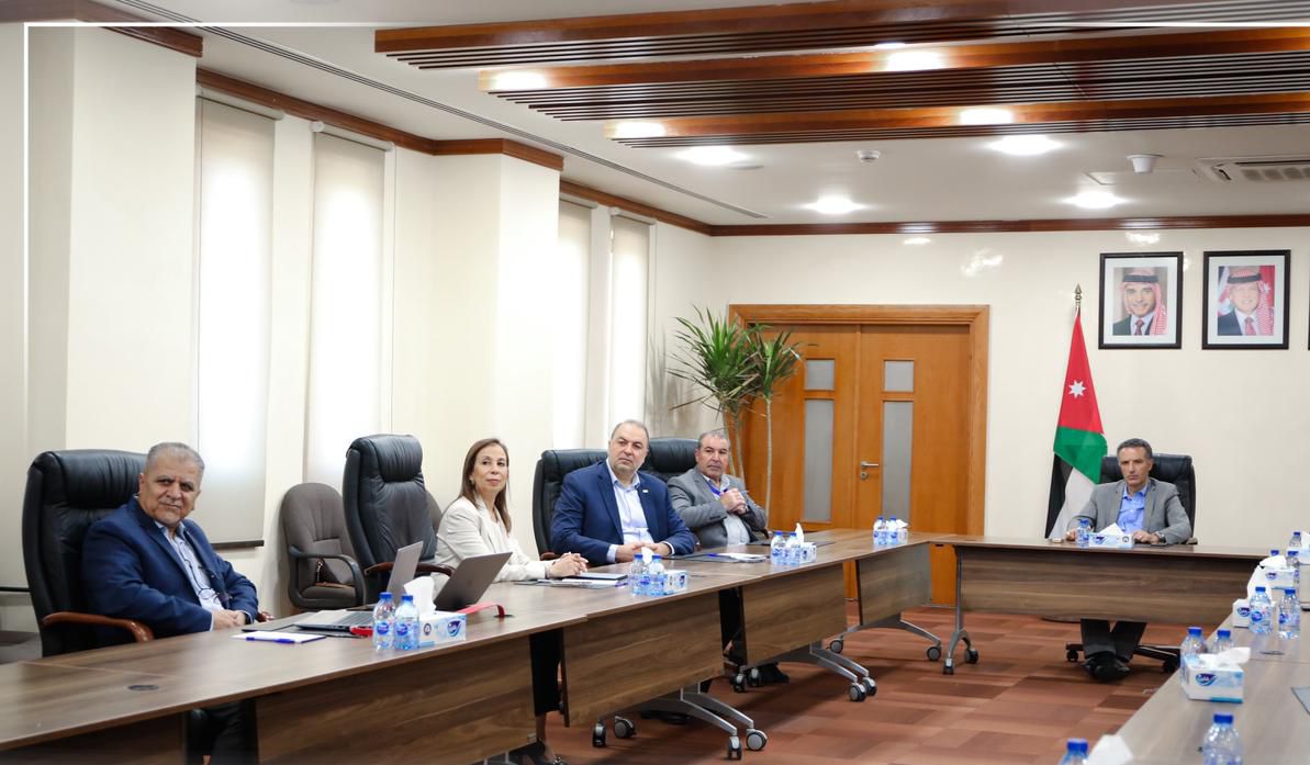 بحث مشروع التميز المدرسي بين العقبة الخاصة وأكاديمية الملكة رانيا