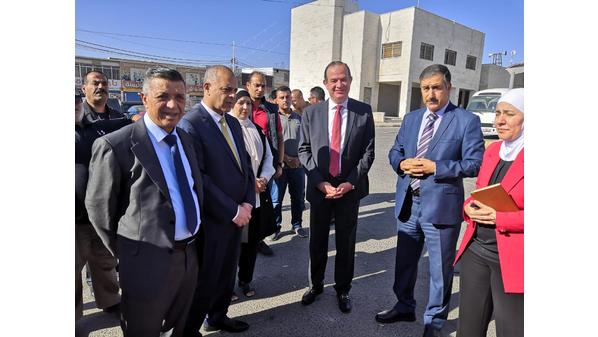 الوزيران أبو صعيليك وسميرات يتفقدان مبنى الخدمات الحكومية في مادبا