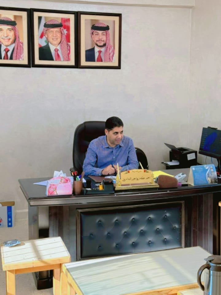 الشرفات يواصل زيارته للميدان التربوي في مدارس لواء البادية الشمالية الغربية