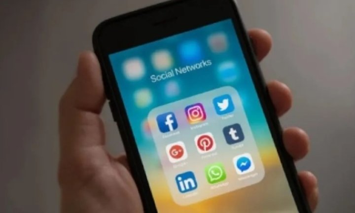 هذه عقوبة من يتحدث فيديو مع فتاة أو يتراسل الصور في الأردن