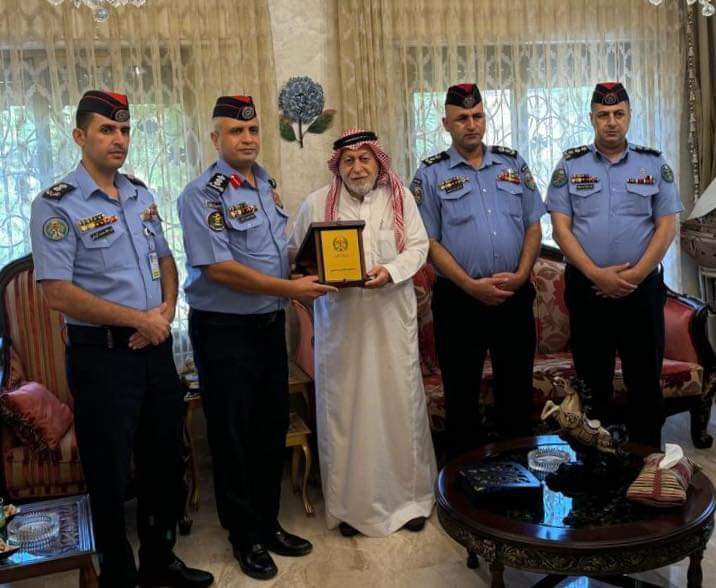 التواصل المستمر: زيارة للمتقاعدين العسكريين بحضور مساعد مدير شرطة جنوب عمان
