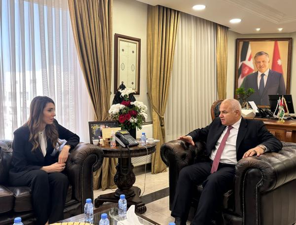 البكار يبحث مع نظيرته الفلسطينية أوجه التعاون المشترك بين البلدين