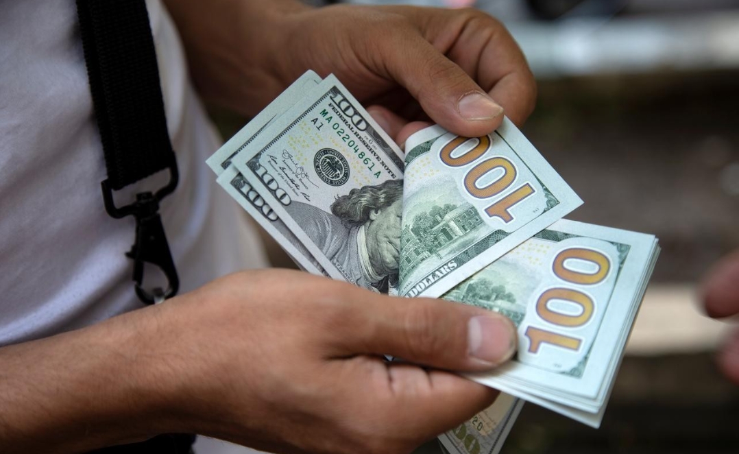 ارتفاع سعر الدولار واليورو مقابل الروبل