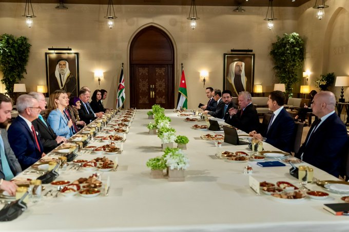الملك يؤكد ضرورة الوقف الفوري لإطلاق النار في غزة ولبنان وخفض التصعيد