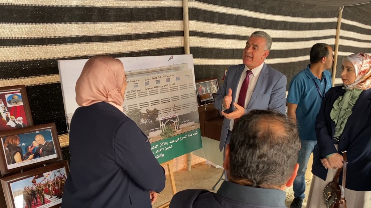 البترا.. معرض وثائقي يبرز انجازات جلالة الملك خلال 25 عام صور