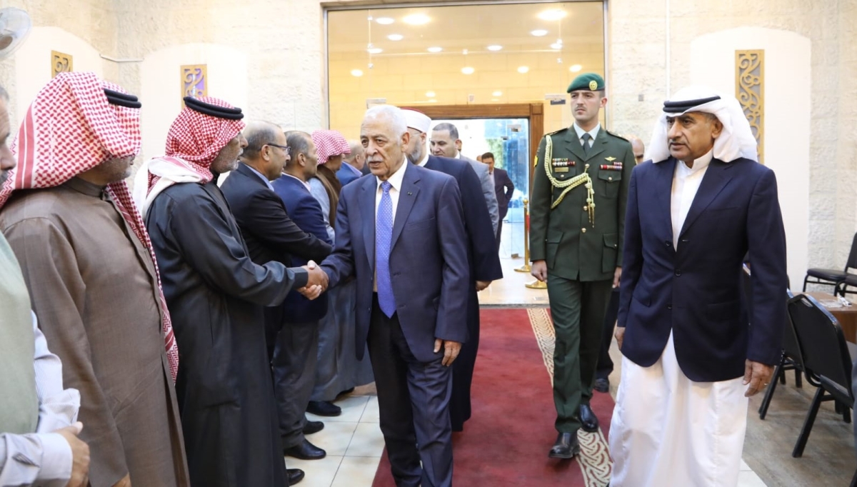 مندوبا عن الملك وولي العهد.. العيسوي يعزي العظامات والطوال...صور