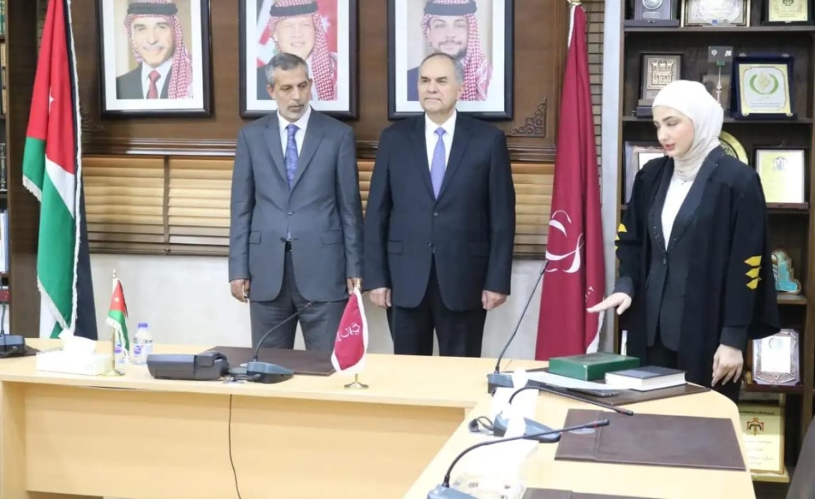 78 محامياً يؤدون اليمين القانونية أمام وزير العدل