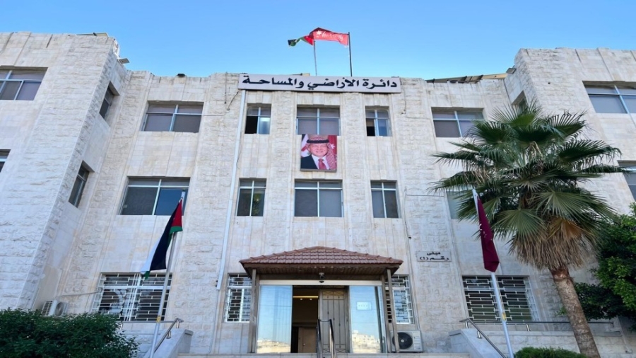 131#44;142 زائرا لتطبيق دائرة الأراضي والمساحة منذ بداية العام