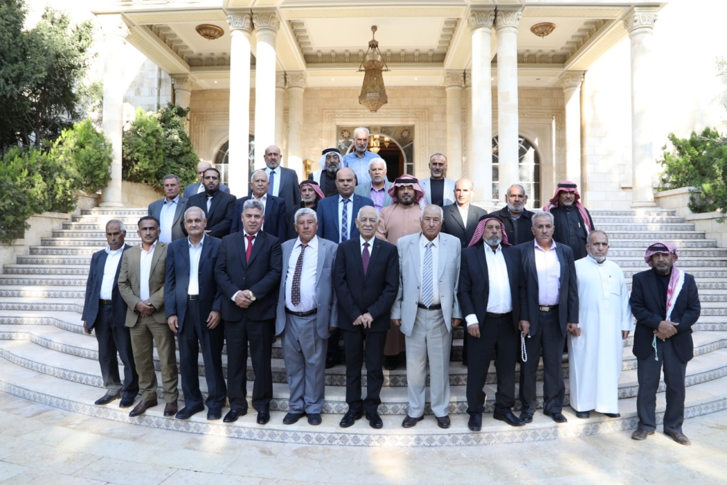 رئيس الديوان الملكي يلتقي وفدا من أبناء منطقة الصفا بعجلون...صور