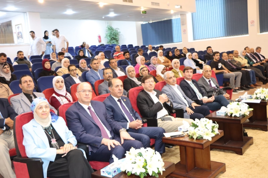 وزير الشؤون السياسية يدعو طلبة الجامعات للمشاركة في الحياة الحزبية