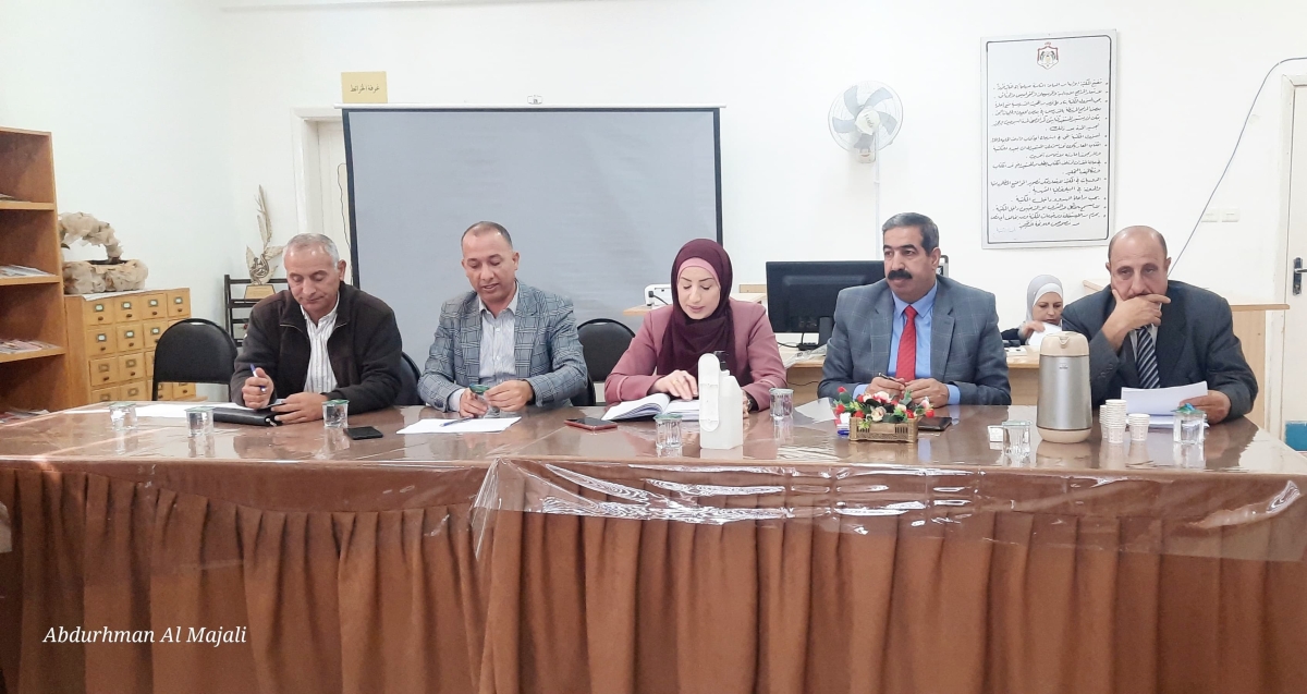 بحضور  مدير تربية القصر الدكتور علي الفقرا  ...مجلس التطوير التربوي  يعقد لقاء بمديري ومديرات مدارس منطقة الربة