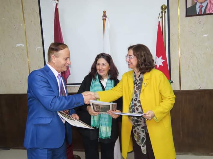 بلدية مادبا الكبرى توقع مذكرة تفاهم مع معهد مادبا لفن الفسيفساء والترميم وشركة الانامل التركية