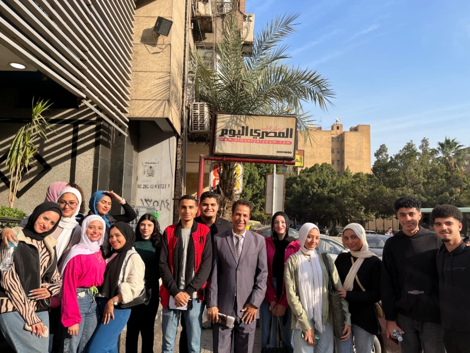 طلاب اعلام جامعة مصر في زيارة تدريبية ميدانية لمؤسسة المصري اليوم