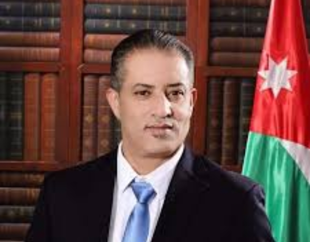 النائب سامر الازايدة أول من يُعلن منح الثقة للحكومة