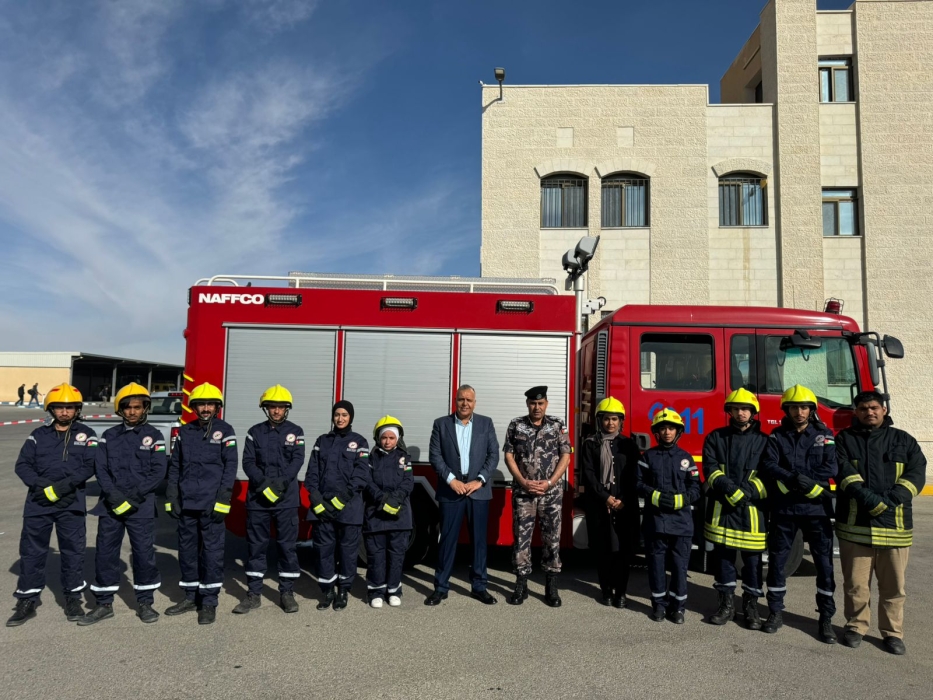 الجبور يرعى اختتام الدورة التأسيسية لمتطوعي الدفاع المدني في معان...صور