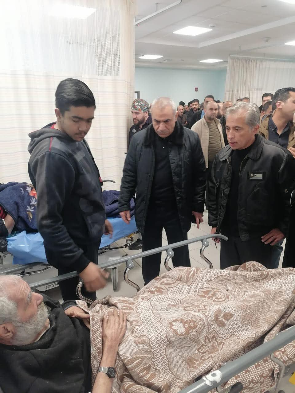 رئيس الوزراء في مستشفى البشير لزيارة مصابي حريق دار المسنين...صور