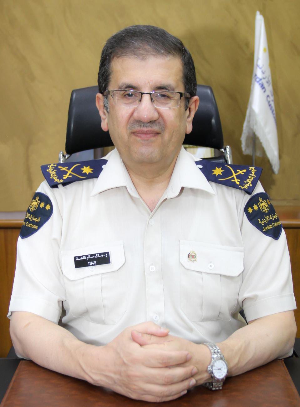 مدير الجمارك يحيل نفسه إلى  التقاعد ... تفاصيل