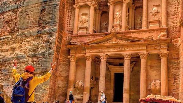 البريزات: انخفاض حاد في أعداد الزوار للبترا بسبب الحرب على غزة