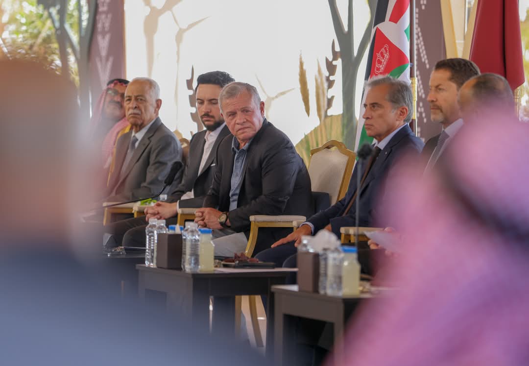 عاجل ..يحدث الآن :الملك يرافقه ولي العهد يلتقي وجهاء وممثلين عن أبناء محافظة العاصمة