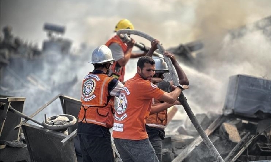 الدفاع المدني بغزة: الاحتلال يمنع إجلاء جثامين الشهداء