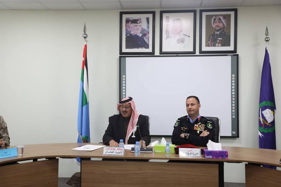 محاضرة لمعالي كنيعان البلوي في أكاديمية الشرطة الملكية ضمن دورة القيادة العليا