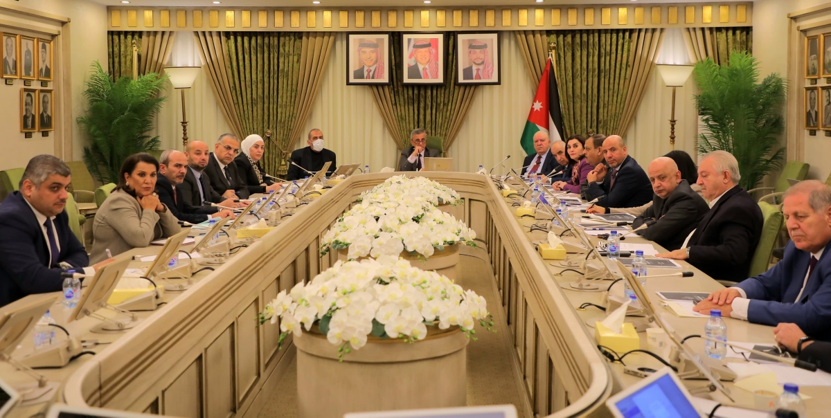 العمل في الأعيان تبحث الاستراتيجية الوطنية للحماية الاجتماعية 2026  2033
