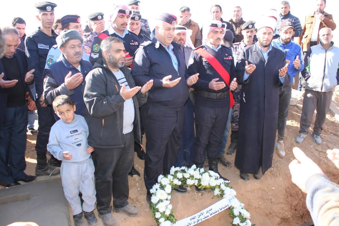 العميد المجالي يشارك في تشييع جثمان  الملازم أول اسماعيل عبدالحافظ الشهوان ...صور