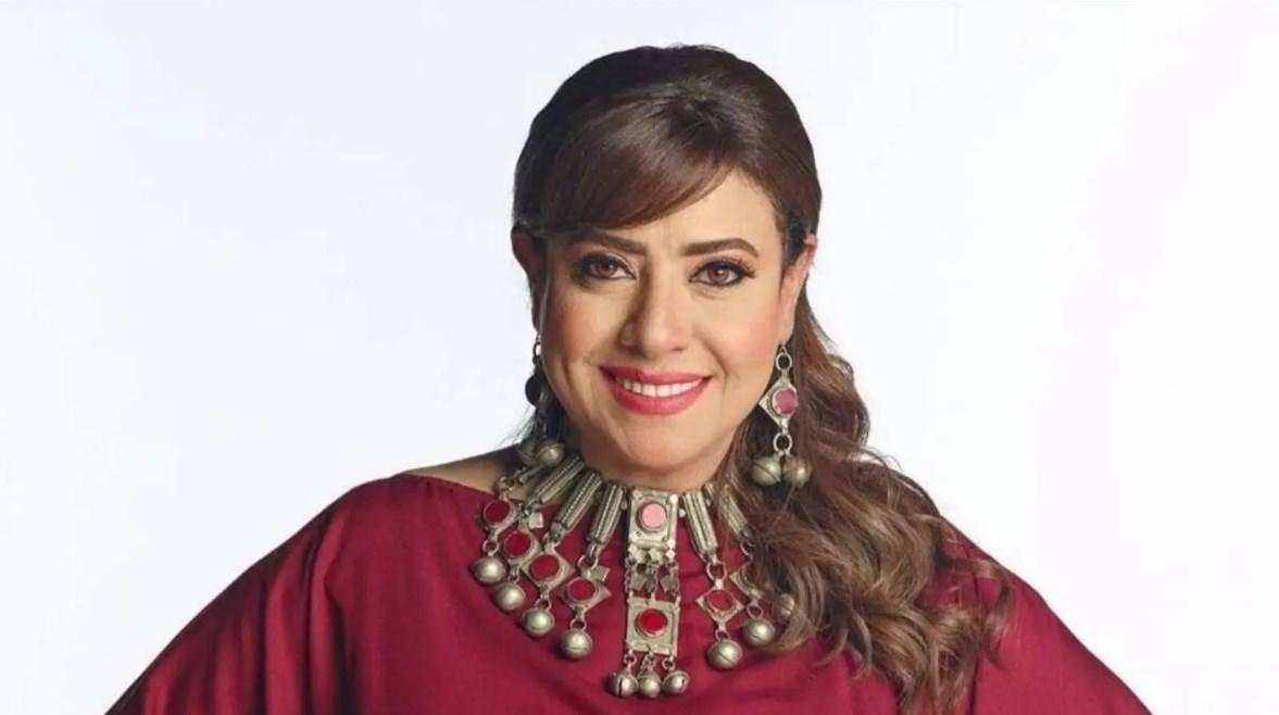 فنانة مصرية تناشد جمهورها المشاركة بجنازة زوجها