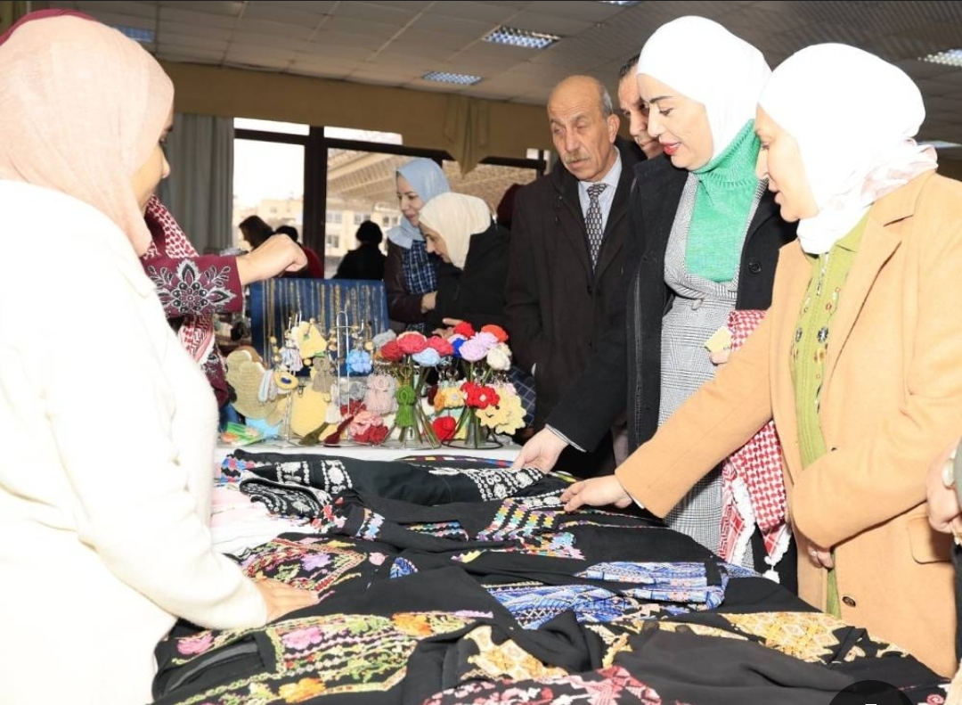 وزيرة التنمية الاجتماعية تفتتح البازار الخيري لملتقى همم في اربد