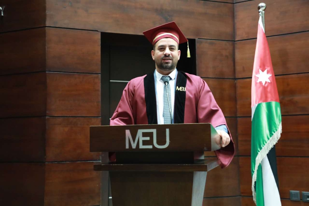 الجبور يهنئ الزميل علاء عواد بتخرجه من جامعة الشرق الأوسط